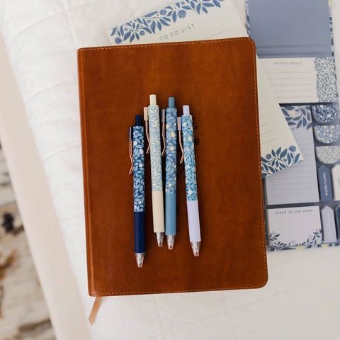 Blue Floral Pen Set